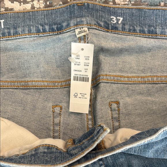 J. Crew Mid-Rise Blue Jean Shorts Classic Cut-Off Style Size 37 - Picture 4 of 8